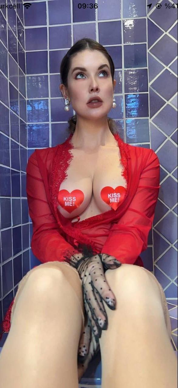amanda cerny nude valentines day onlyfans set leaked cyqggr influencersgonewild