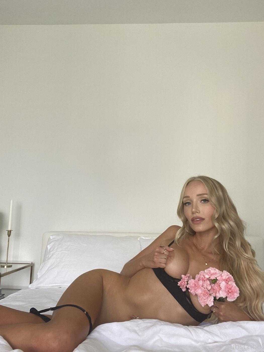 gwengwiz nude onlyfans pictures leaked hflmfe influencersgonewild